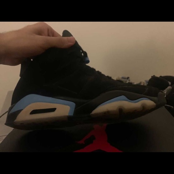Athletic_Shoes